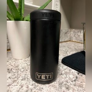 Yeti black 12oz slim Rambler